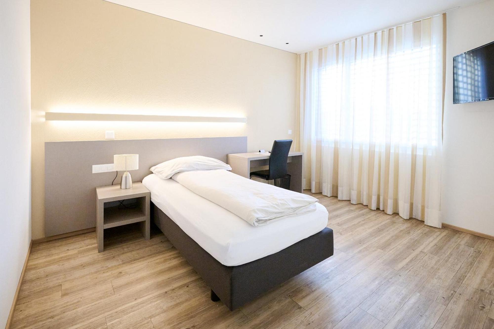 Hotel Am Kreisel Self-Check-In By Smart Hotels Лахен Экстерьер фото