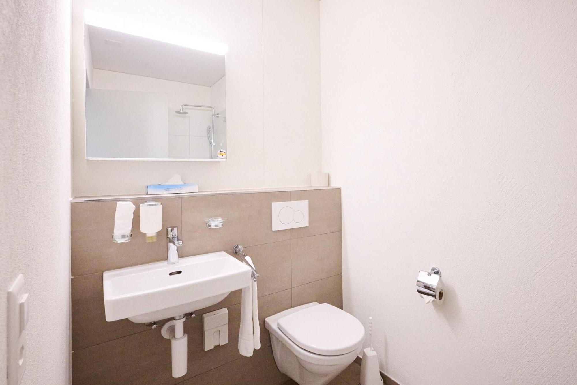 Hotel Am Kreisel Self-Check-In By Smart Hotels Лахен Экстерьер фото