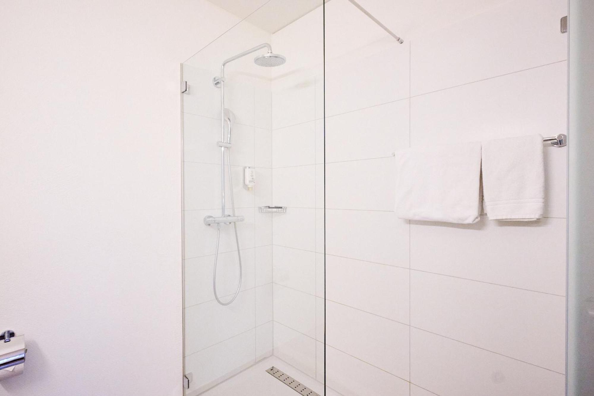 Hotel Am Kreisel Self-Check-In By Smart Hotels Лахен Экстерьер фото