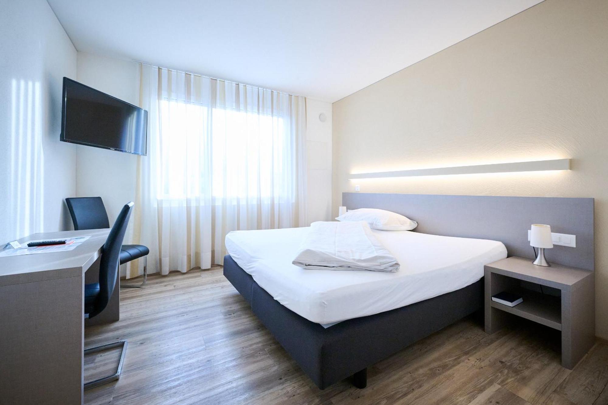 Hotel Am Kreisel Self-Check-In By Smart Hotels Лахен Экстерьер фото