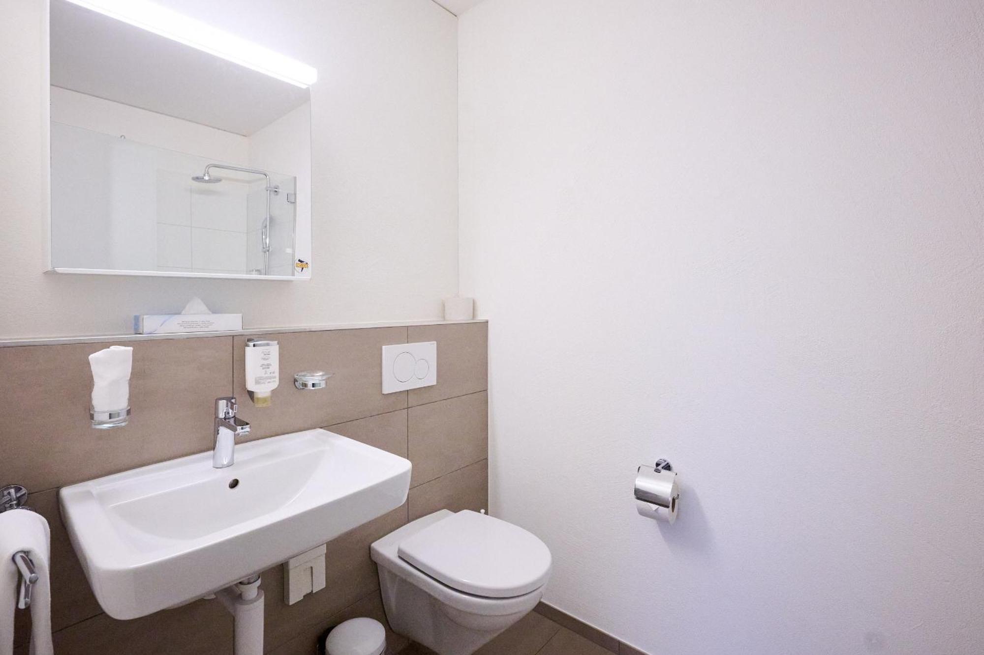 Hotel Am Kreisel Self-Check-In By Smart Hotels Лахен Экстерьер фото