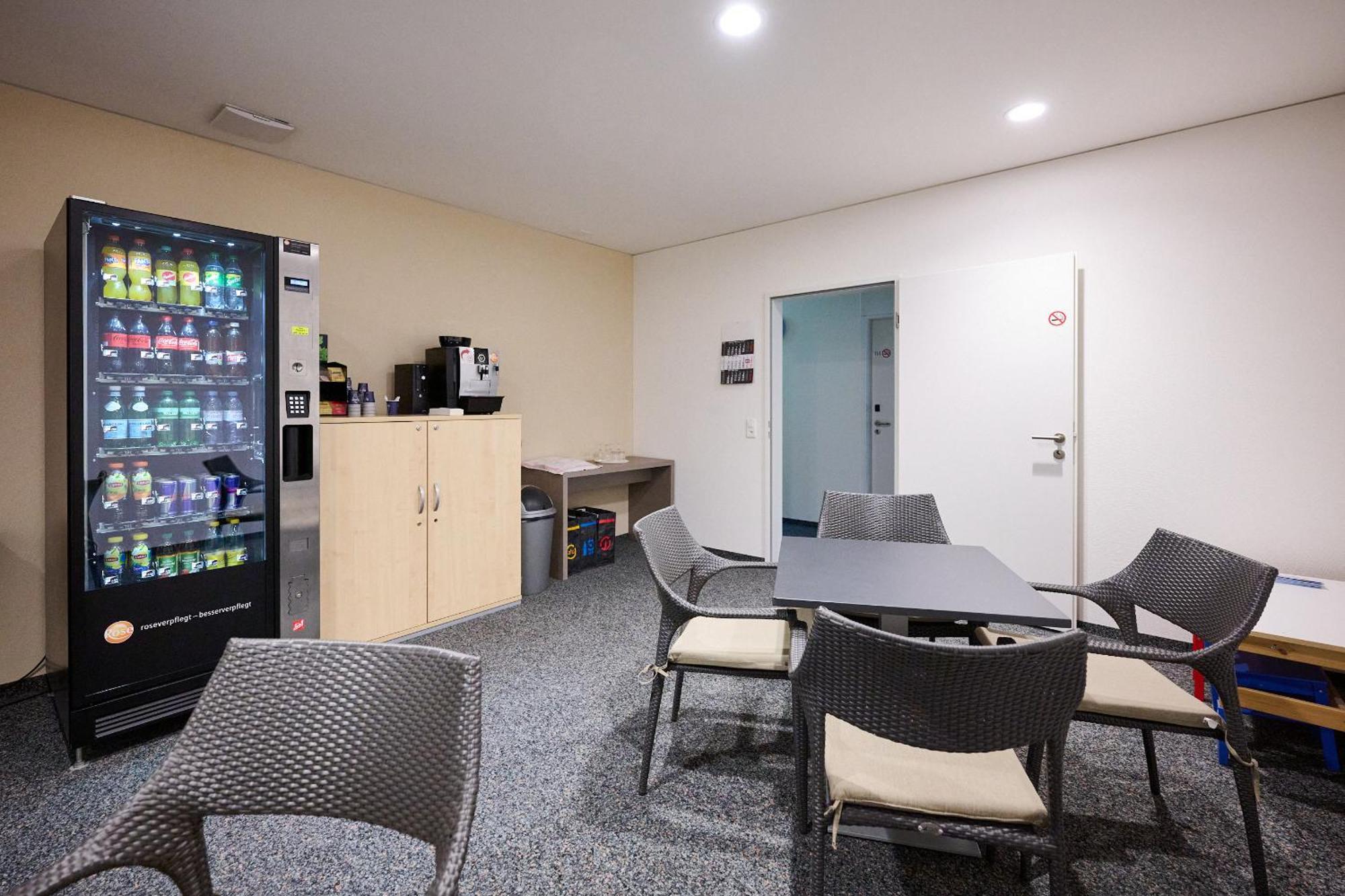 Hotel Am Kreisel Self-Check-In By Smart Hotels Лахен Экстерьер фото